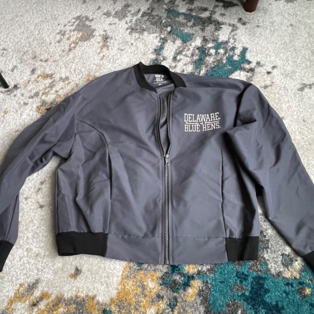 University of Delaware Blue Hens Very Lightweight Jacket Gray Medium